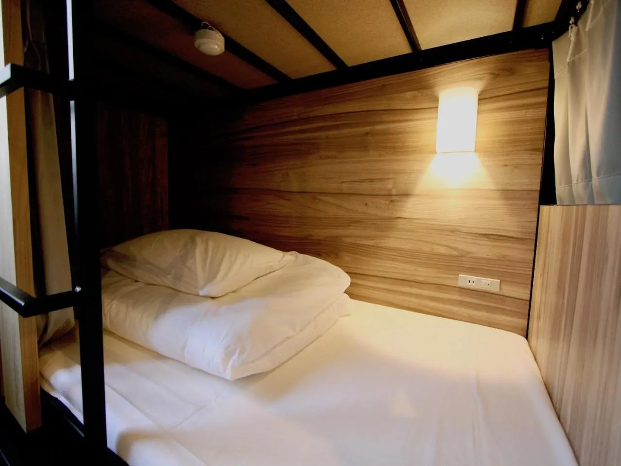 Namba Guesthouse Hive Osaka Hostel