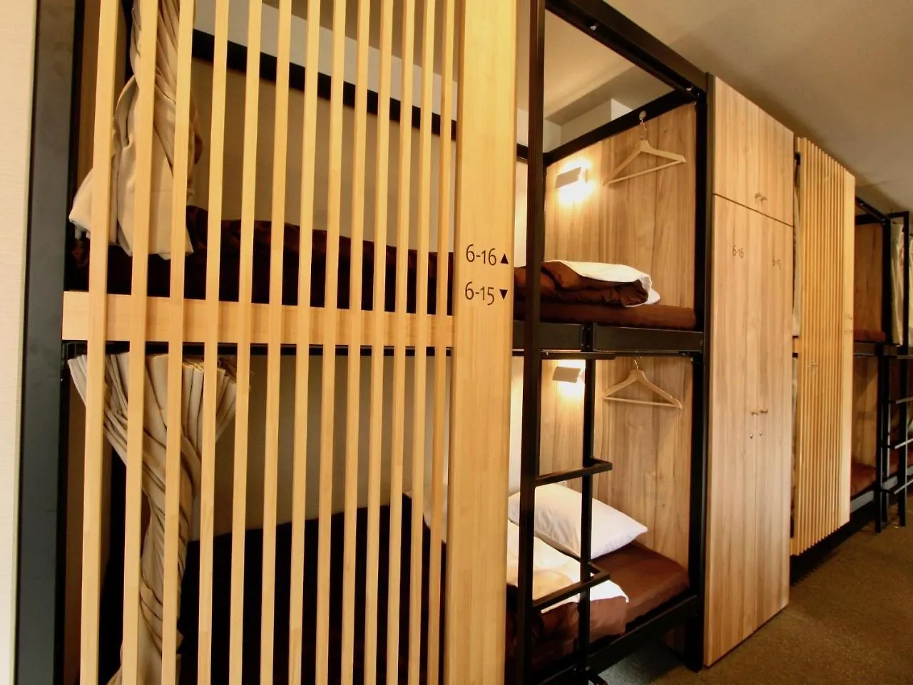 Hostel Namba Guesthouse Hive Osaka Japonya