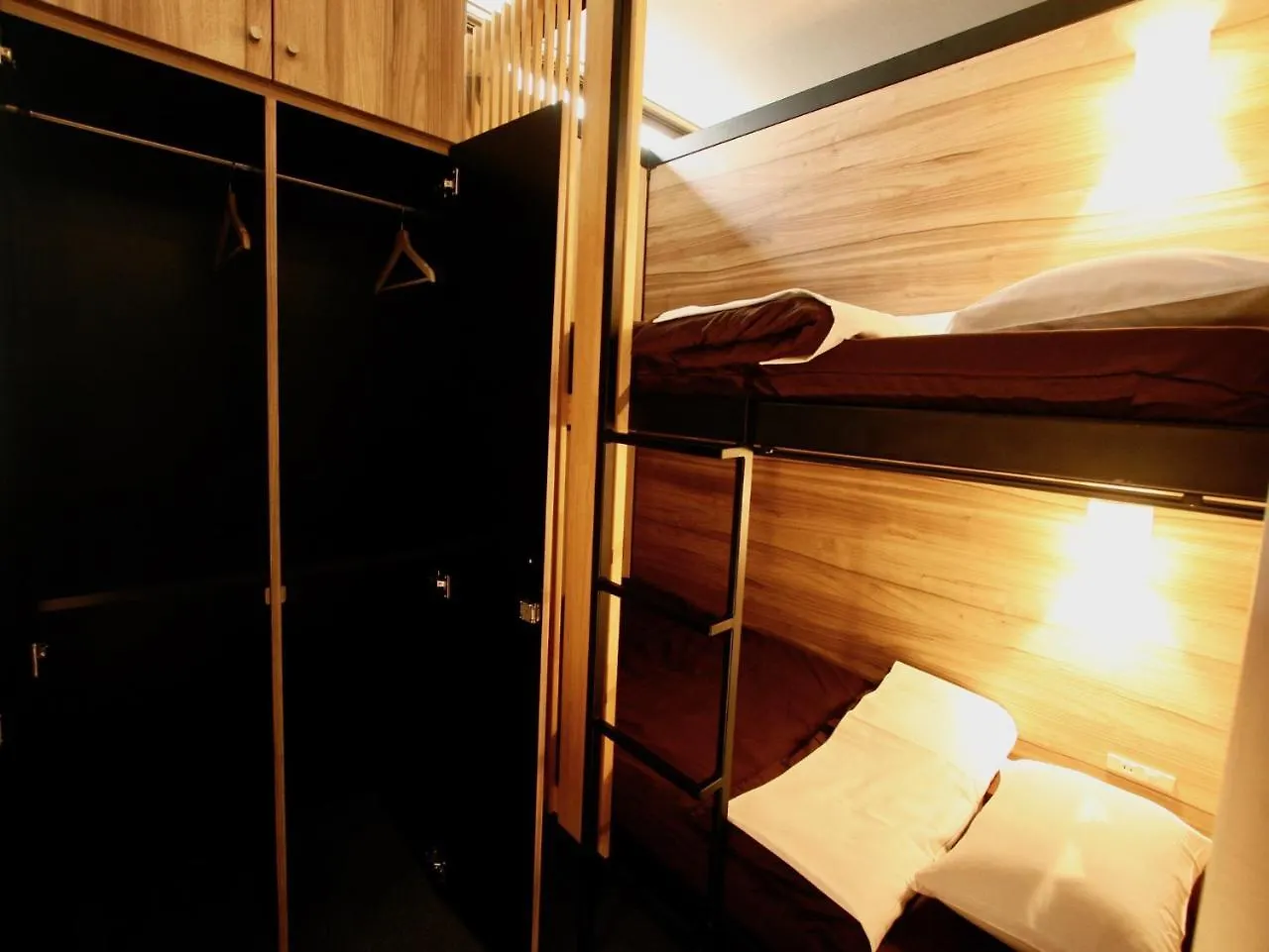 Namba Guesthouse Hive Osaka Hostel