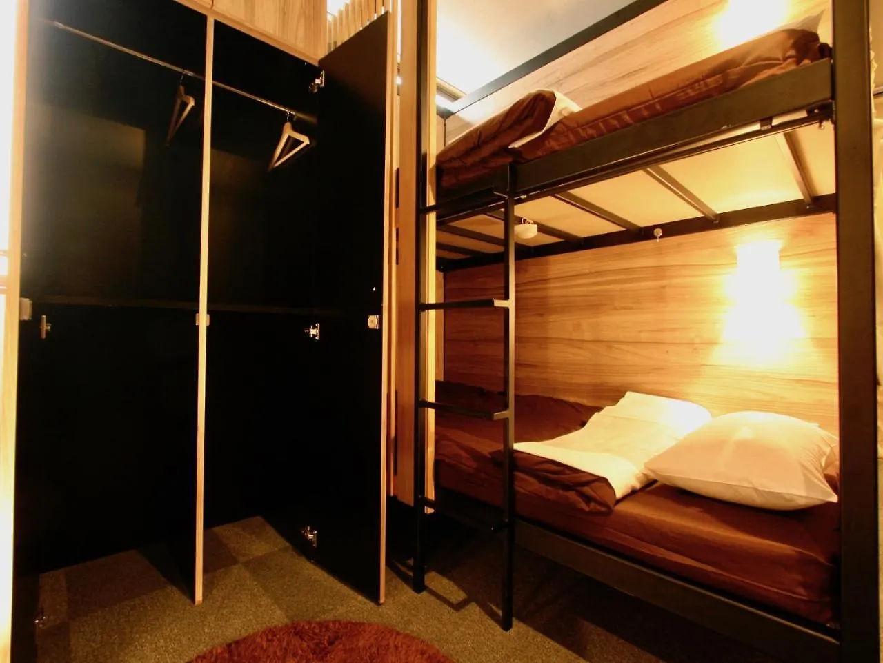 Namba Guesthouse Hive Osaka Japonya