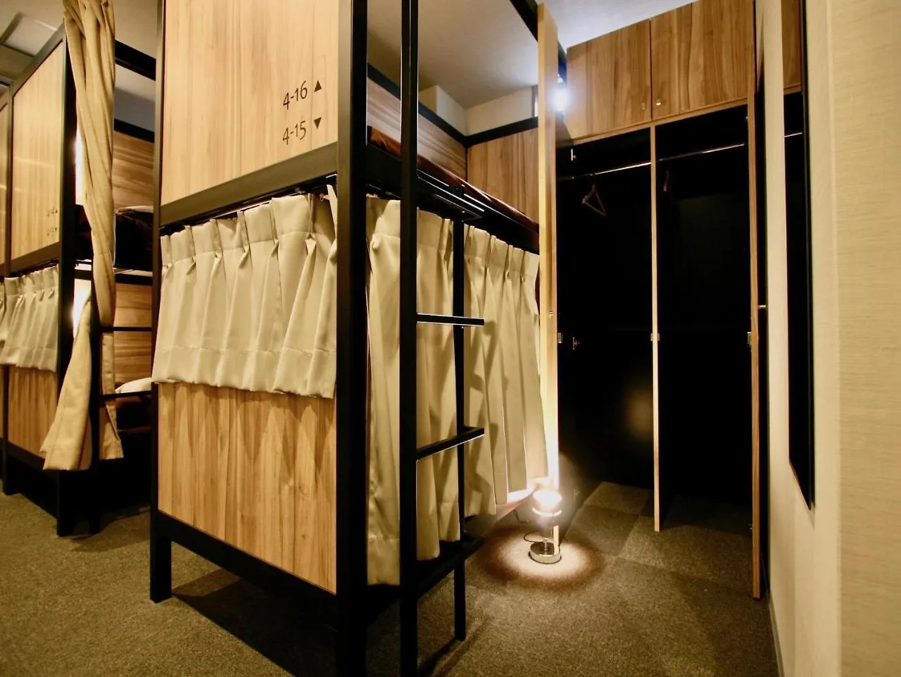 Hostel Namba Guesthouse Hive Osaka Japonya