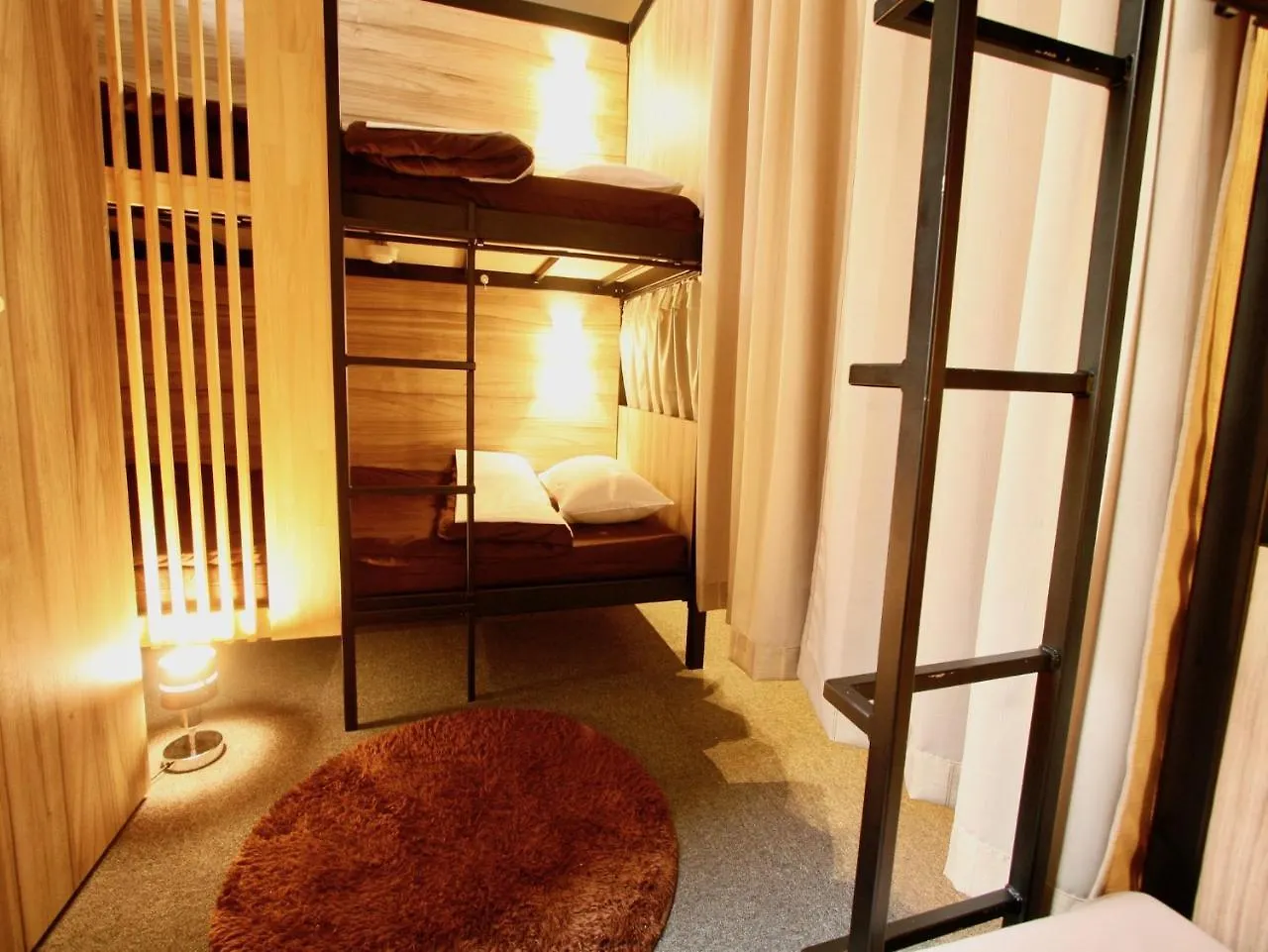 Namba Guesthouse Hive Osaka Hostel