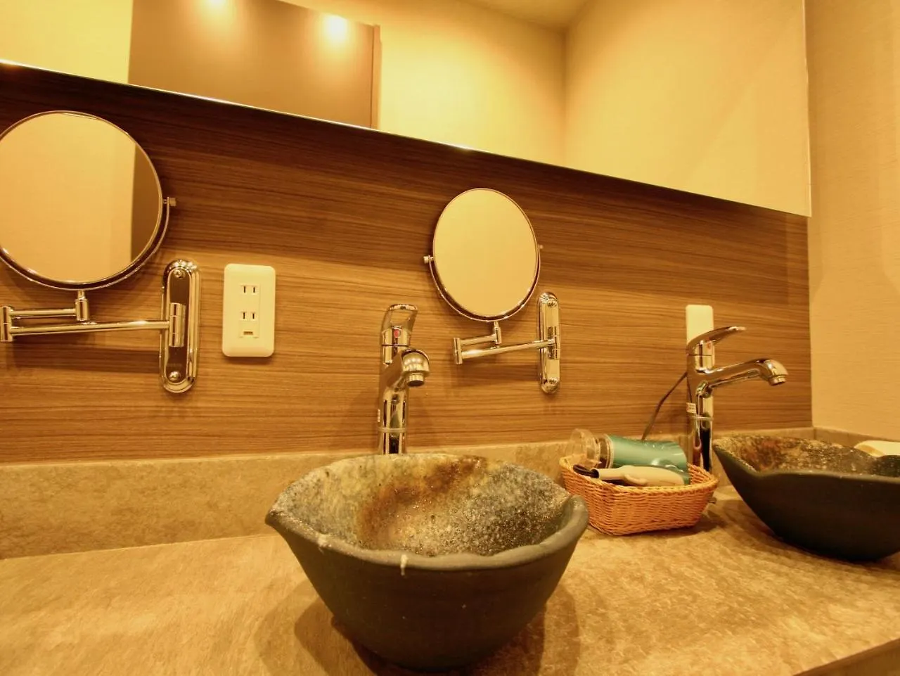 אכסניה אוסקה Namba Guesthouse Hive